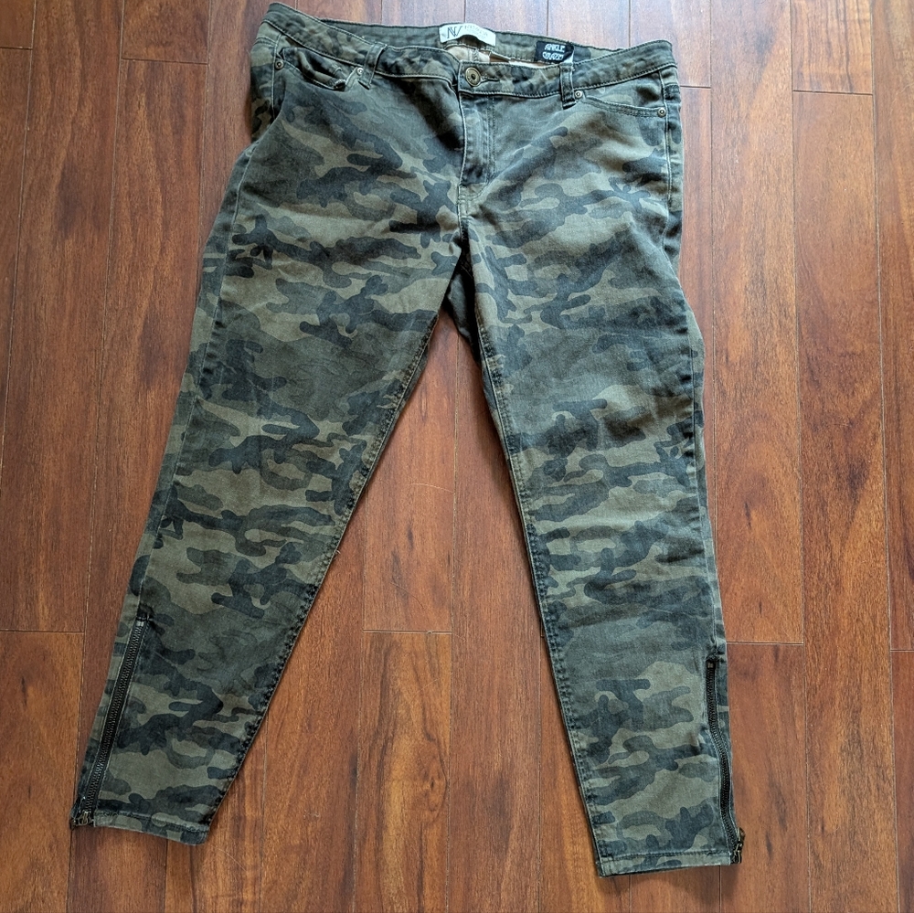 Nevada A State Of Living Camouflage Pants Size 32 Waist